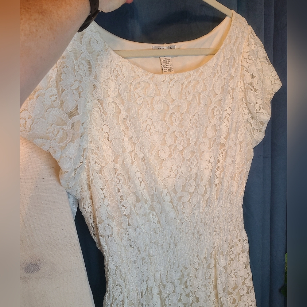 Cream Lace Drezs By Ultra Pink 2x Fitted Waist